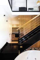 Bañera y ducha independientes, bañera profunda