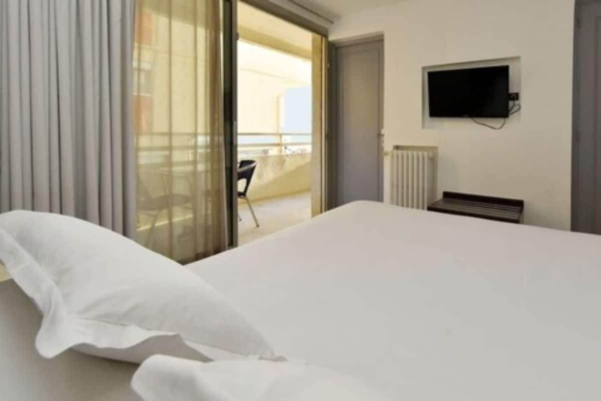 Doppelzimmer, eingeschränkter Meerblick | Individuell eingerichtet, Schreibtisch, schallisolierte Zimmer