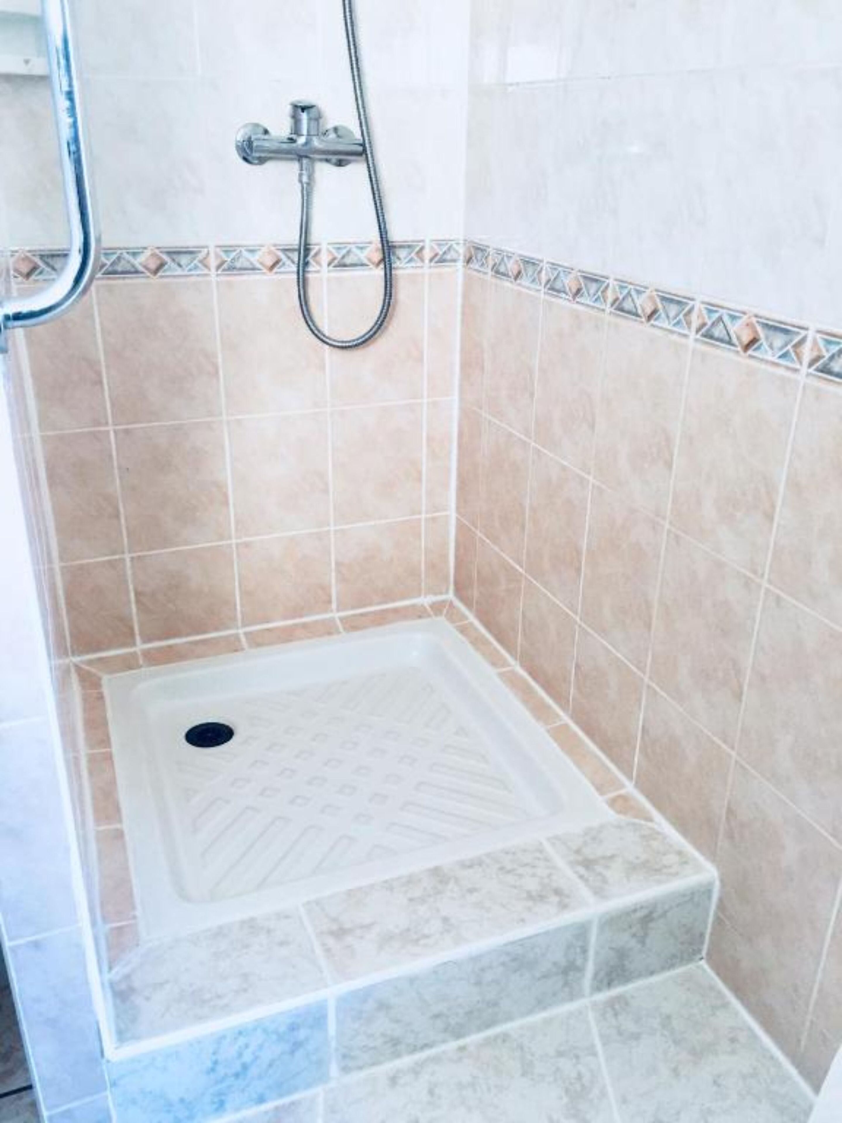 double room, partial sea view | bathroom shower