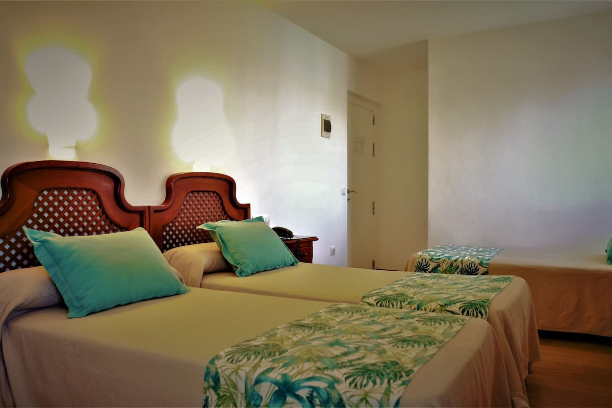 double room | extra beds