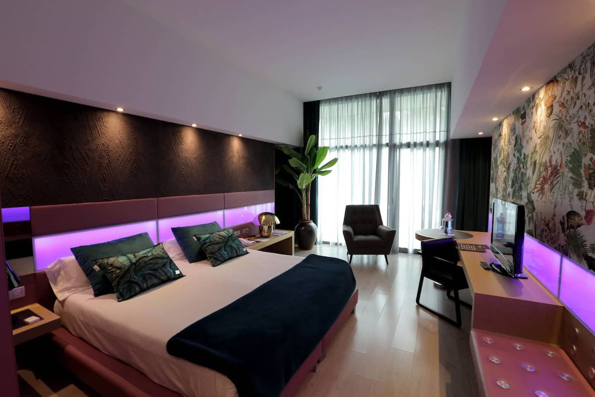 1 bedroom, minibar, in-room safe, desk