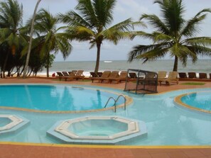 Outdoor pool - Induruwa Beach Resort (Induruwa)