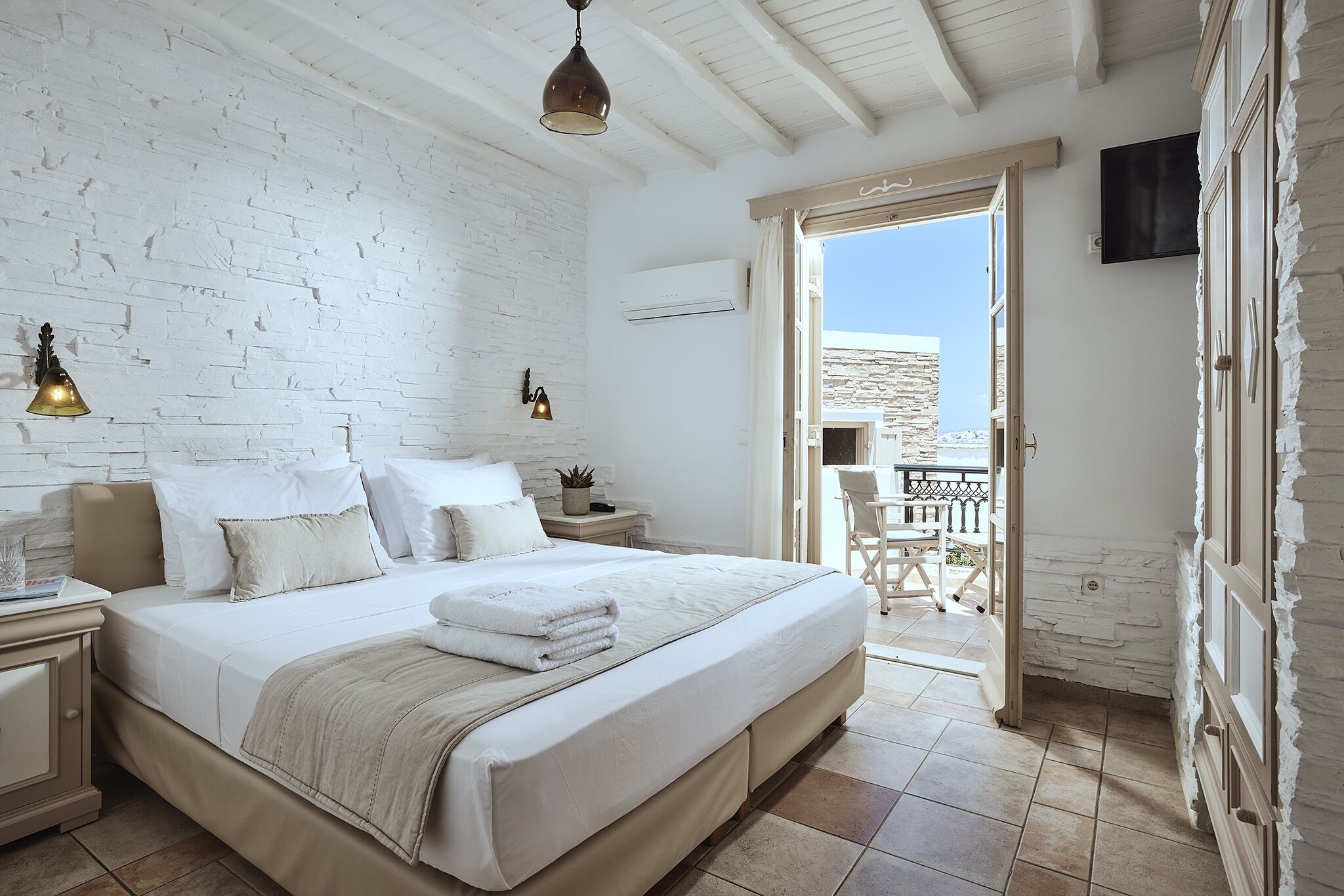 Standard Triple Room, Sea View | Premium bedding, in-room safe, desk, soundproofing