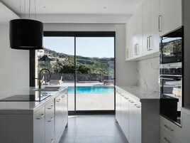 Villa básica | Ropa de cama de alta calidad y colchones con acolchado adicional