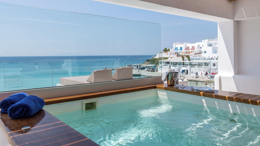 Kosmoplaz Beach Hotel