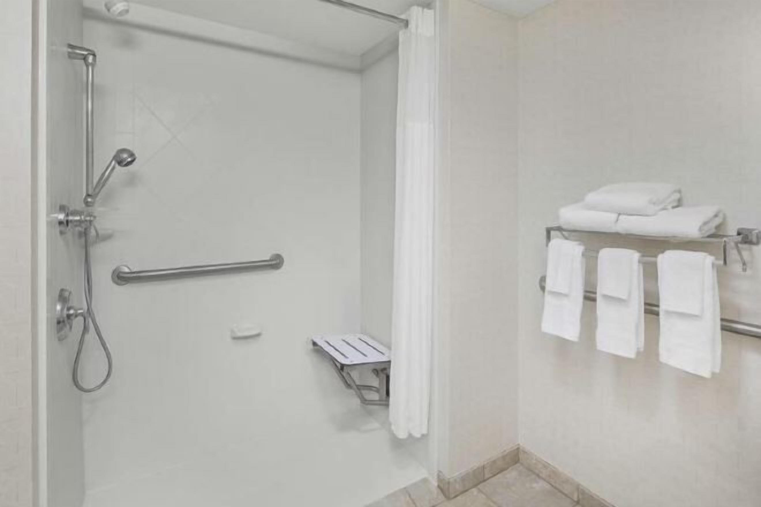 Kamar mandi | Pengering rambut dan handuk