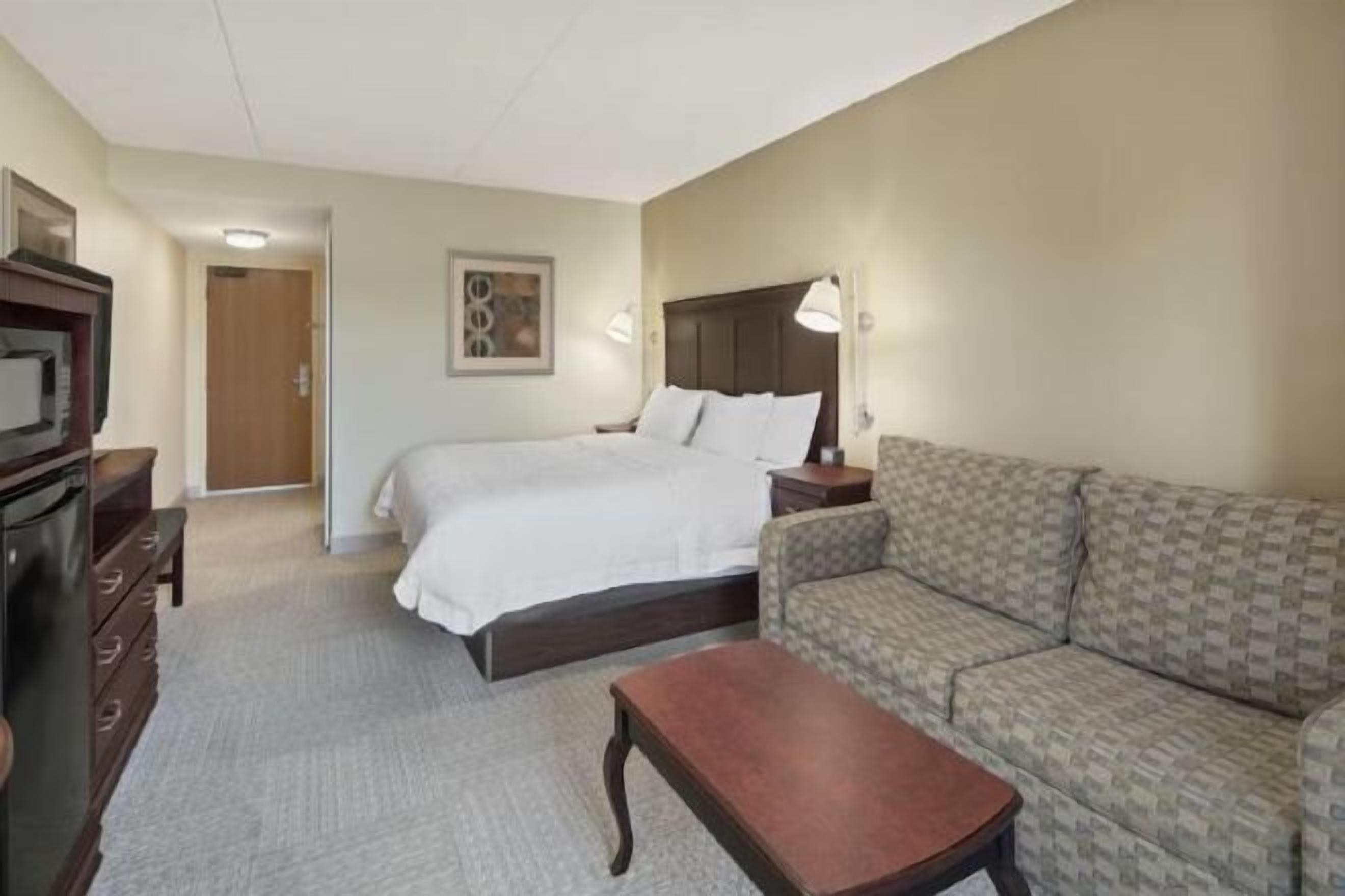 Tabla de planchar con plancha, cunas (de pago), wifi gratis