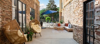 Hampton Inn & Suites Dallas Arlington N Entertainment Dist.
