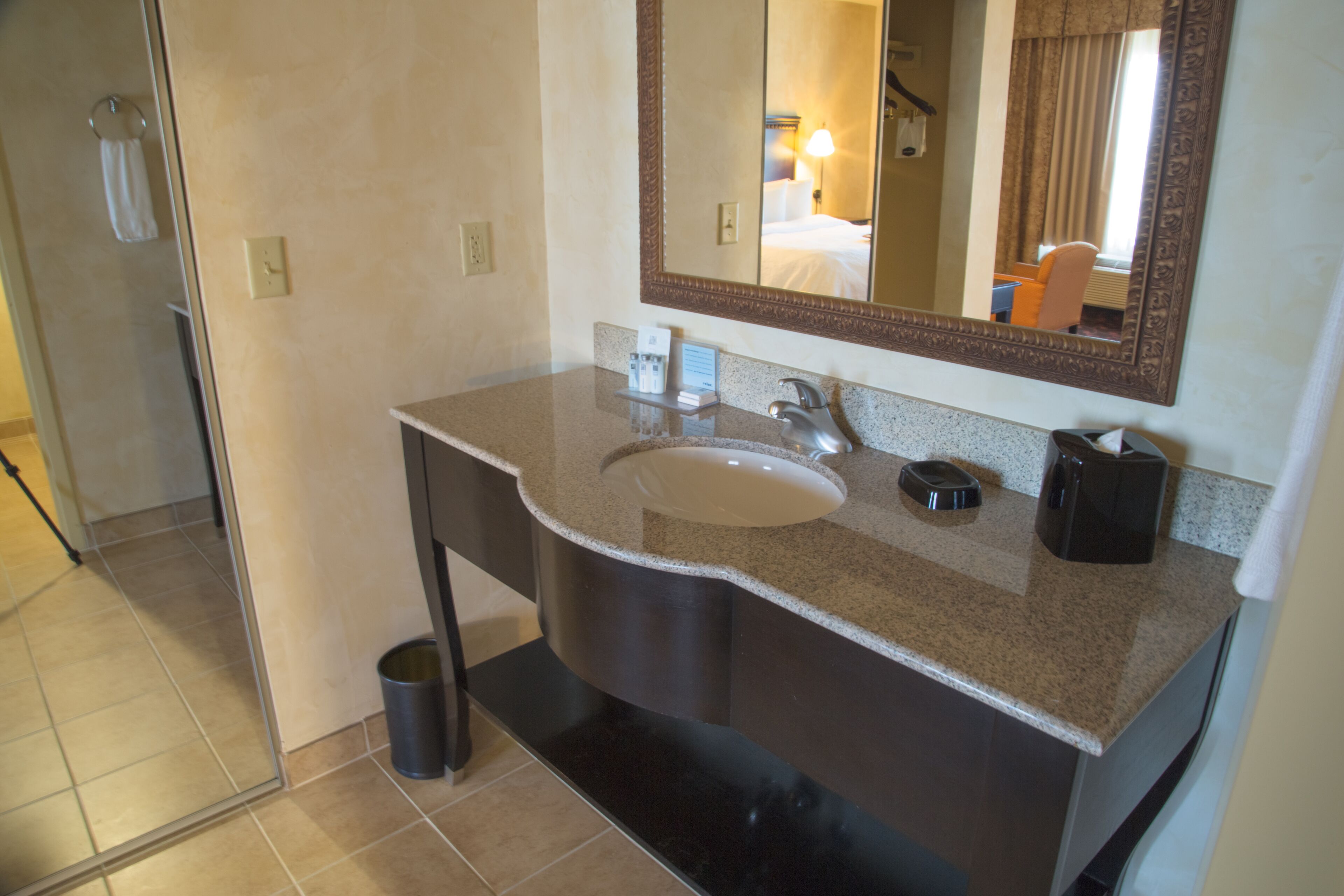 hydromassage showerhead, free toiletries, hair dryer, towels