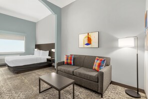 Suite, 1 King Bed, Non Smoking | Pillowtop beds, in-room safe, individually decorated, desk - Best Western Plus New Caney Inn & Suites (New Caney)