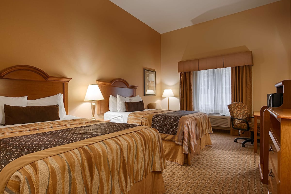 Pillowtop beds, in-room safe, individually decorated, desk