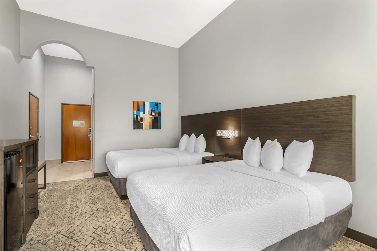 Standard Room, 2 Queen Beds, Accessible, Bathtub | Pillow-top beds, in-room safe, individually decorated, desk