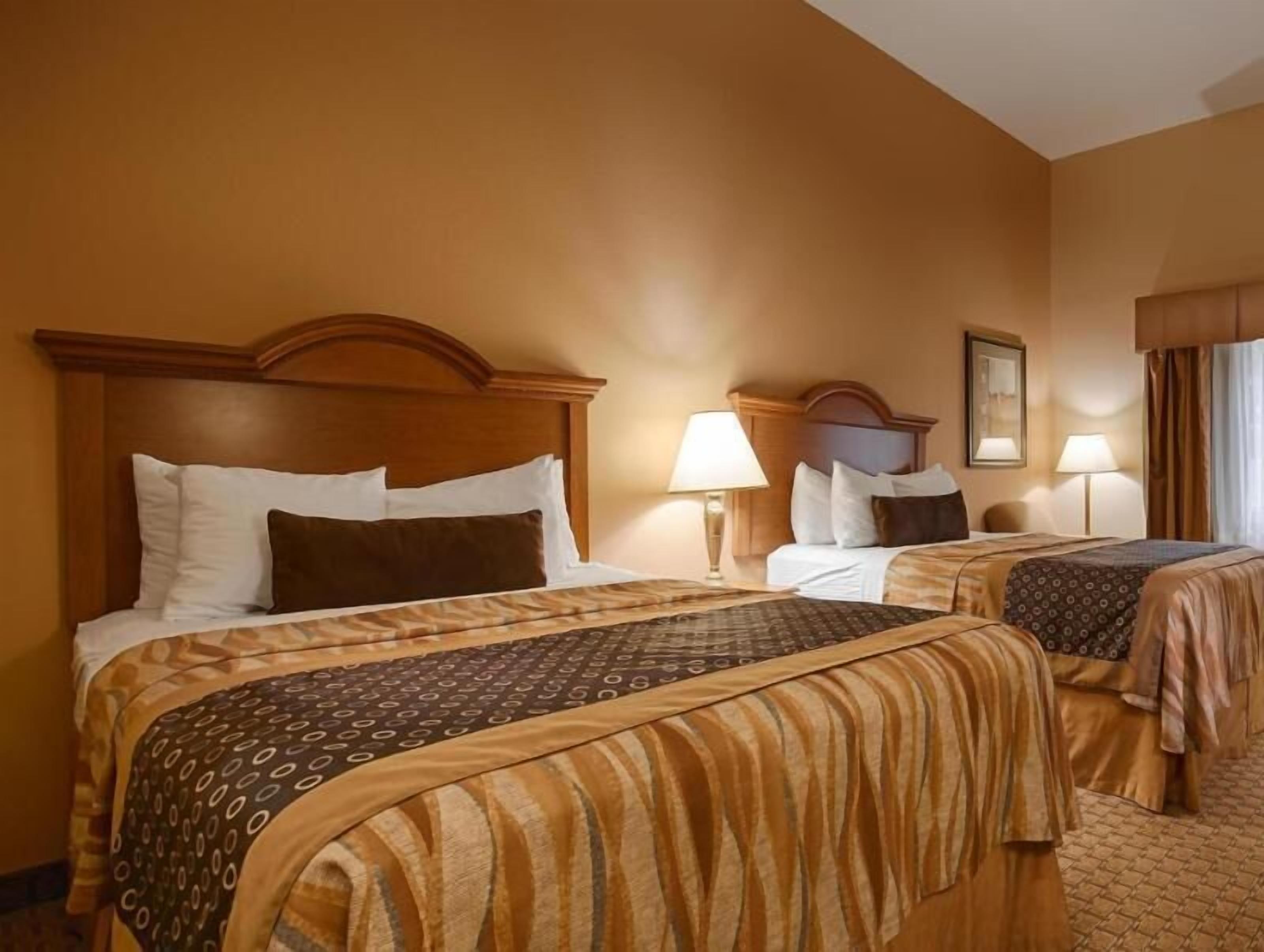 Pillowtop beds, in-room safe, individually decorated, desk