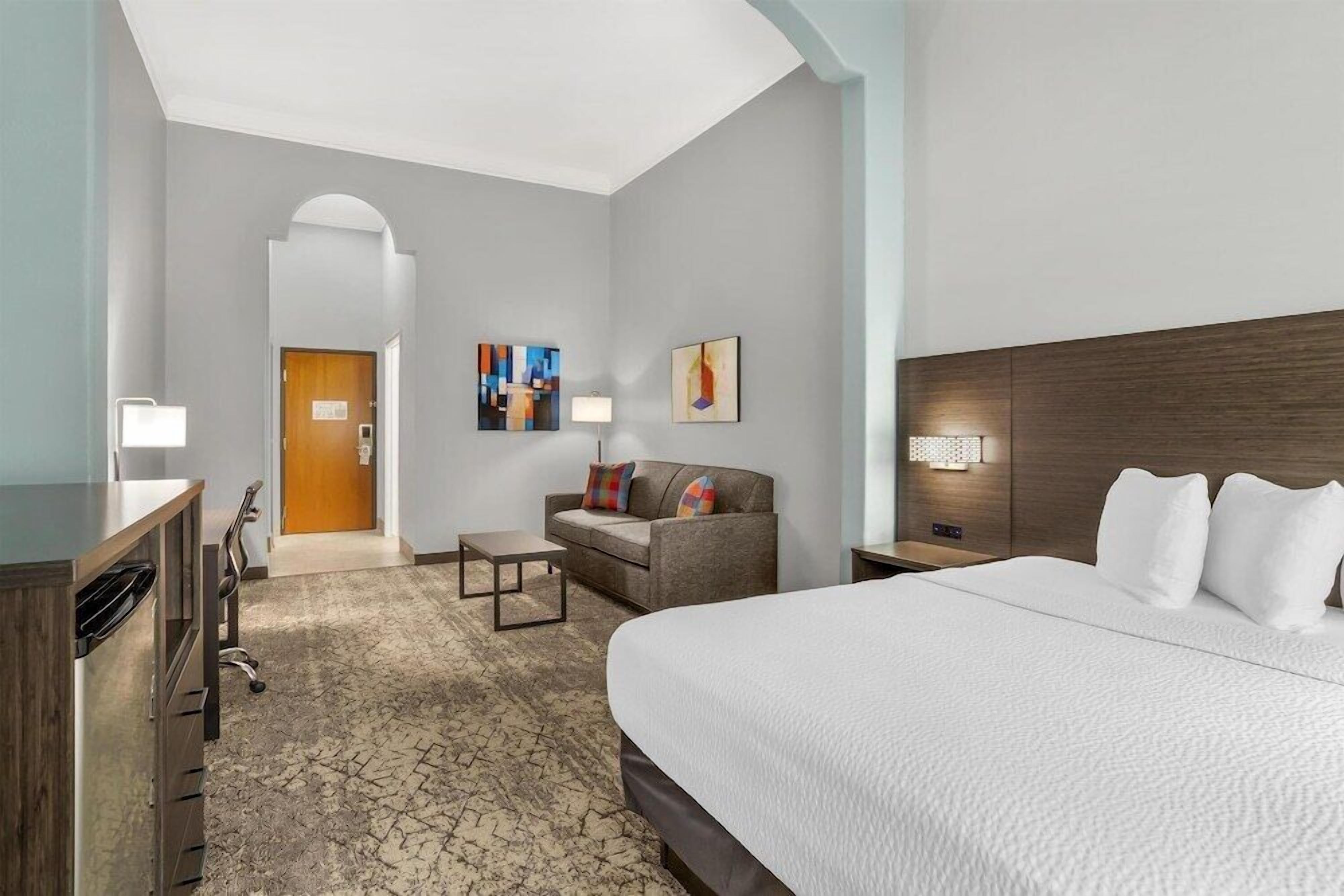 Pillowtop beds, in-room safe, individually decorated, desk