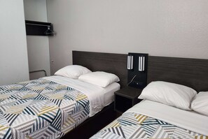 Camera, 2 letti matrimoniali, non fumatori | Insonorizzazione, Wi-Fi gratuito, lenzuola