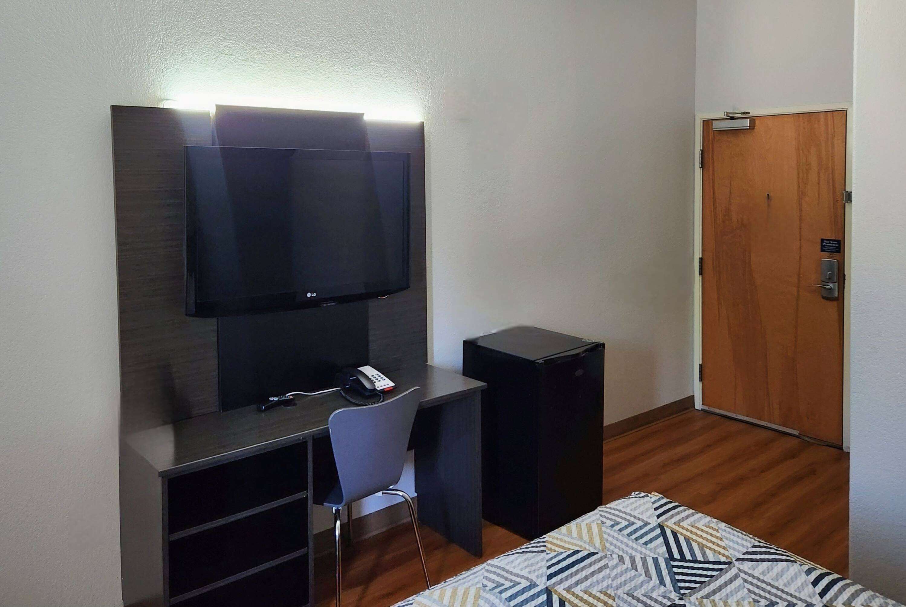 Photo - Baymont by Wyndham San Antonio Airport