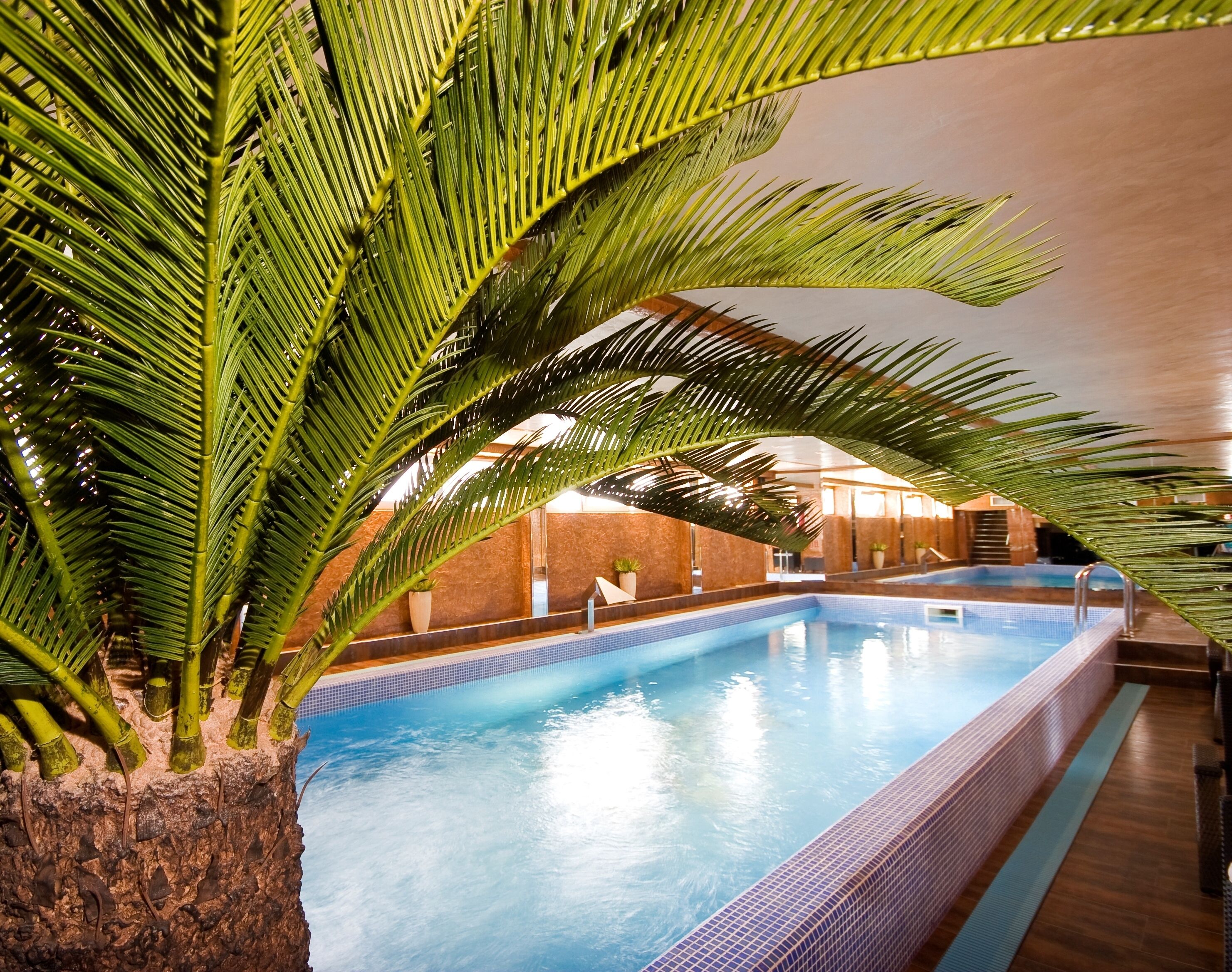 couples treatment room(s), hot tub