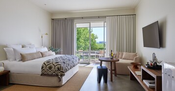 Superior Balcony Sunrise - Breakfast, WiFi & Parking Included | Premium bedding, minibar, individually decorated, iron/ironing board