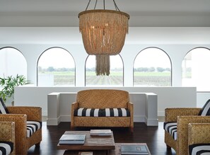 Premium studio suite | Luxe beddengoed, een minibar, individueel gedecoreerd