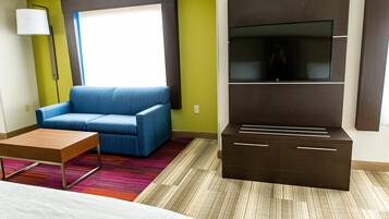 Rom – standard, 1 kingsize-seng | Safe på rommet, skrivebord og skrivebord for bærbar PC