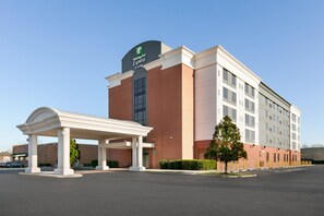Exterior - Holiday Inn Express Hotel & Suites Norfolk Airport by IHG (Norfolk)