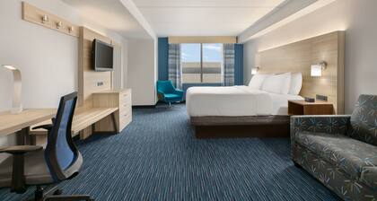 Holiday Inn Express Hotel & Suites Norfolk Airport by IHG