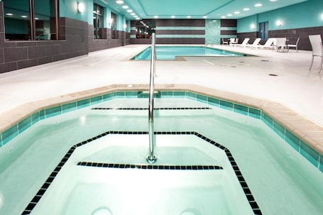 Indoor spa tub. Holiday Inn Express Hotel & Suites Norfolk Airport by IHG
