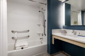Amenidades de baño gratuitas, secadora de cabello, toallas, jabón