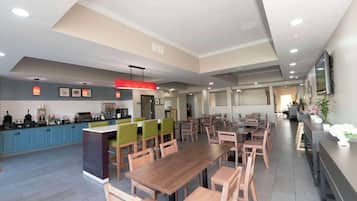 Desayuno continental incluido todos los días