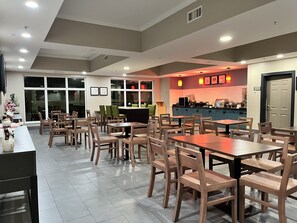Petit déjeuner continental compris tous les jours