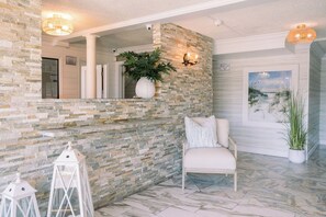 Lobby - Blue Creek Inn (Waretown)