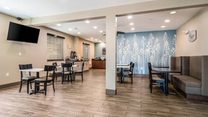 Free daily full breakfast  - Sleep Inn and Suites at Kennesaw State University (Kennesaw)