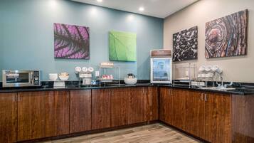 Free daily continental breakfast