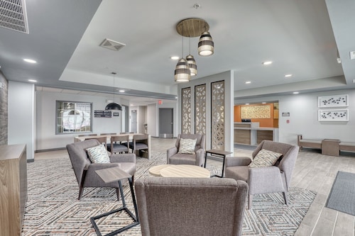 Candlewood Suites Milwaukee Airport by IHG