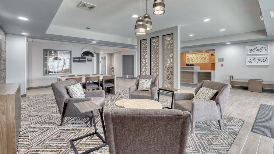 Candlewood Suites Milwaukee Airport by IHG