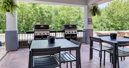 Candlewood Suites Milwaukee Airport by IHG