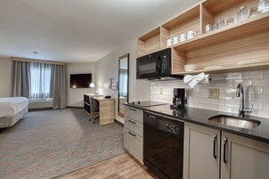 大冰箱、微波炉、炉灶、洗碗机