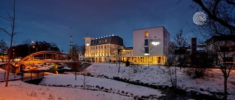 Façade de l’hébergement - soirée/nuit