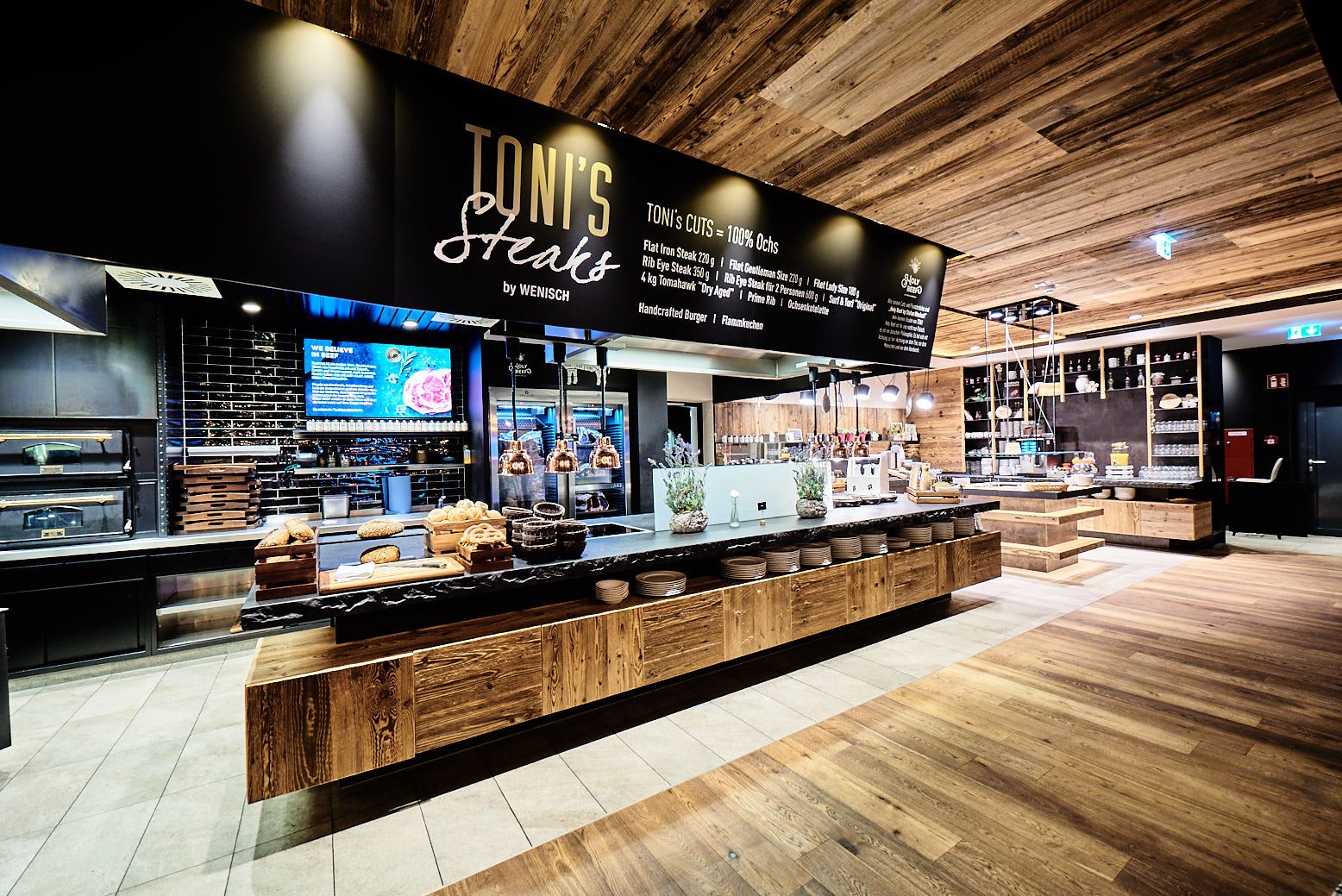 lunch and dinner served, regional cuisine