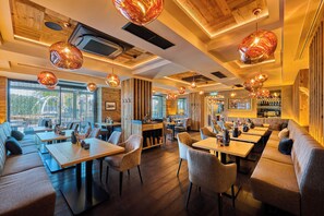 Lunch and dinner served, Regional cuisine - Genusshotel Wenisch (Straubing)