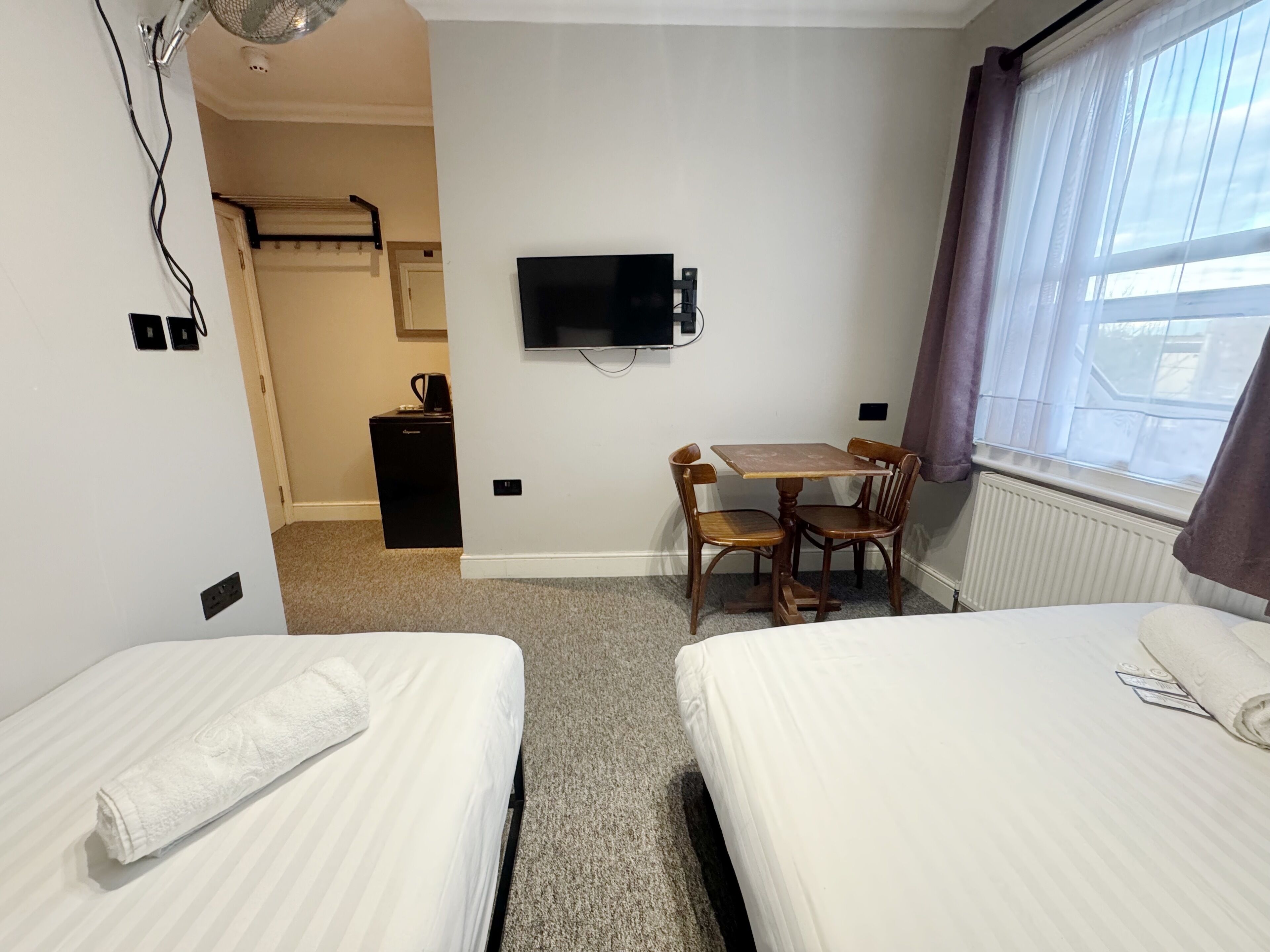 Triple Room | Free WiFi, bed sheets