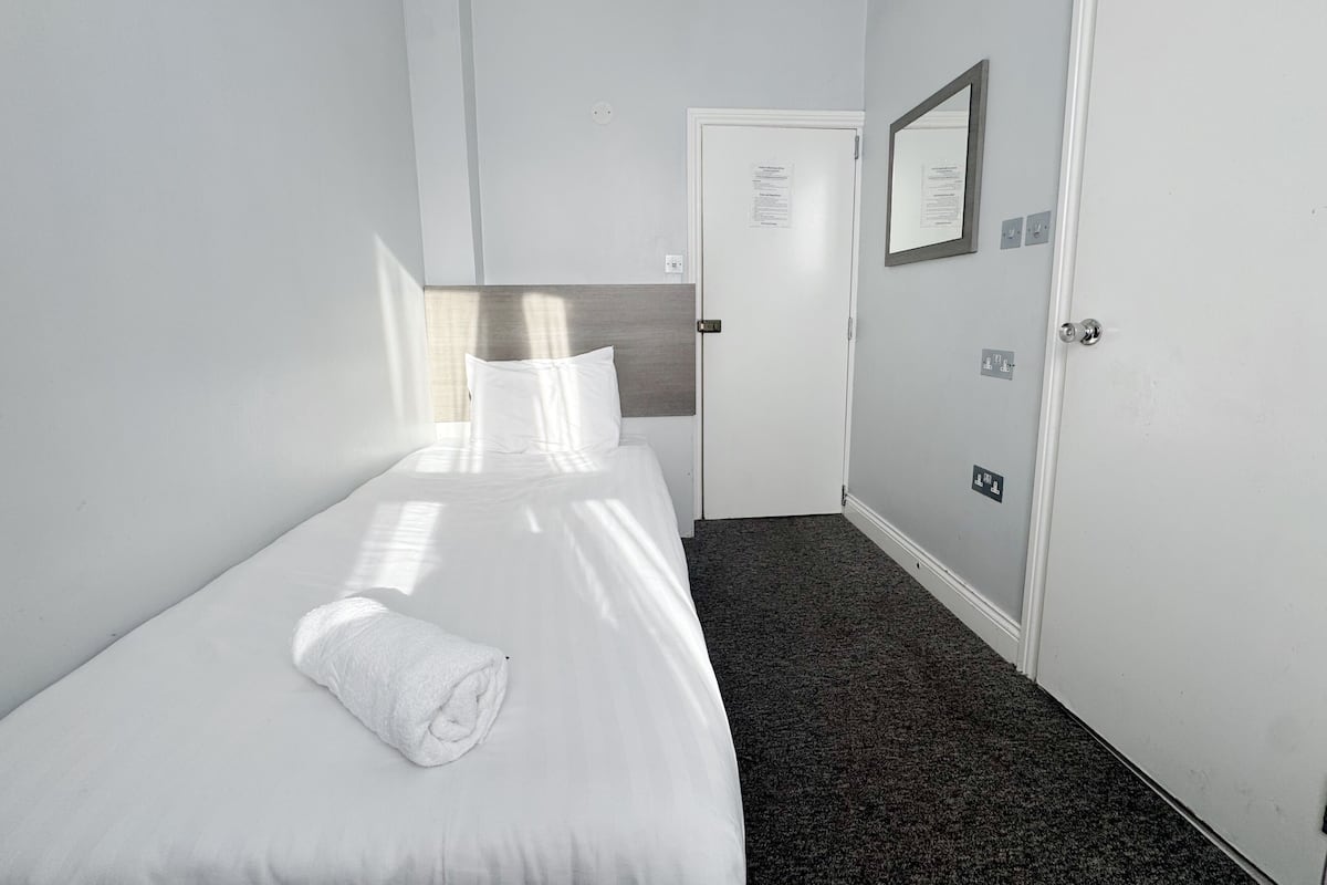 Free WiFi, bed sheets