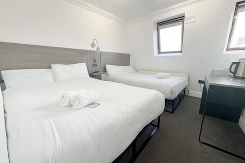 Standard Quadruple Room | Free WiFi, bed sheets