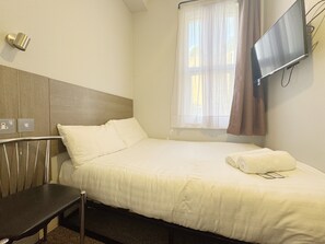 Quarto casal standard | Wi-Fi de cortesia, roupa de cama
