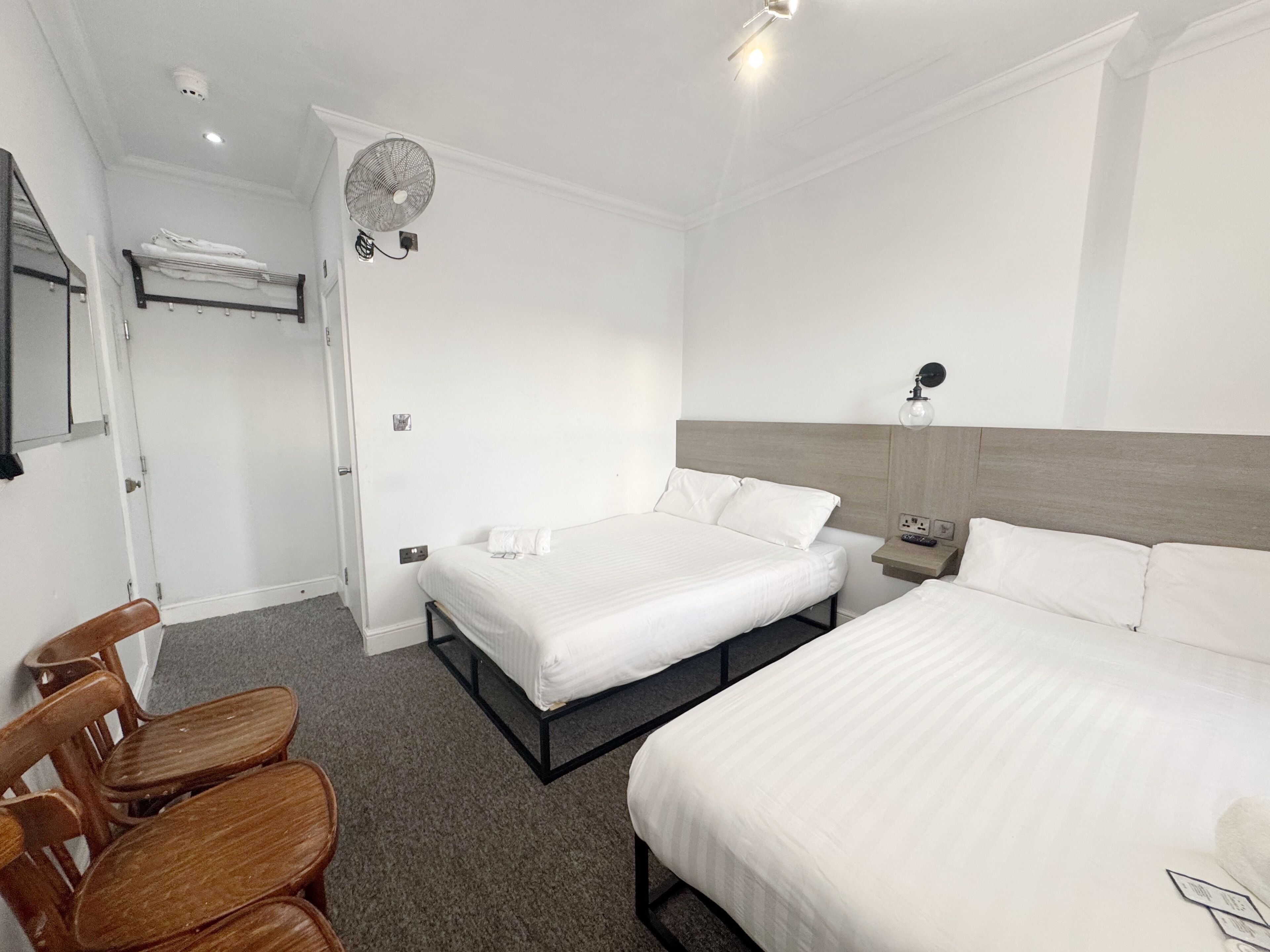 Standard Quadruple Room | Free WiFi, bed sheets