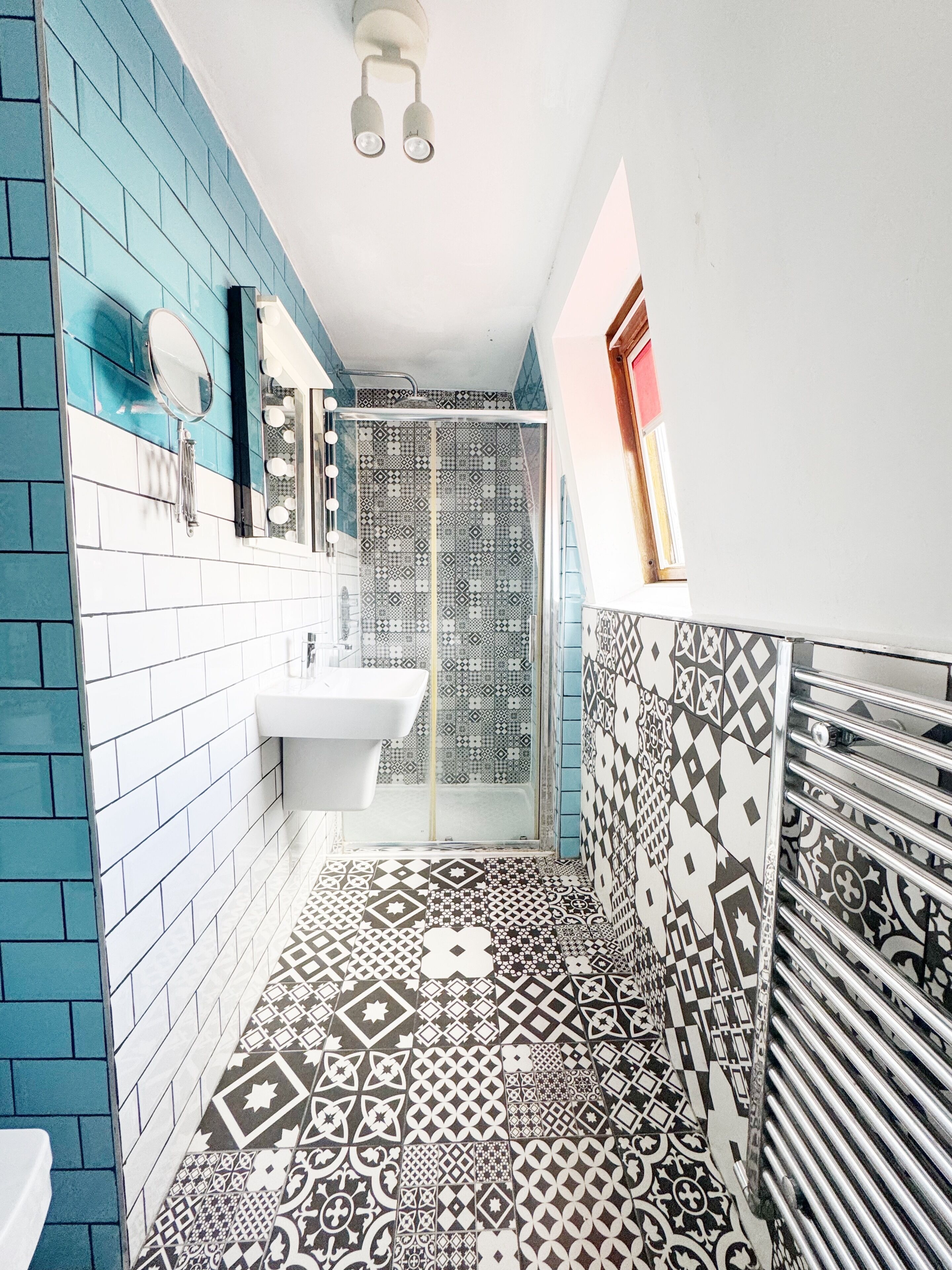 Standard Quadruple Room | Bathroom | Shower, free toiletries, towels