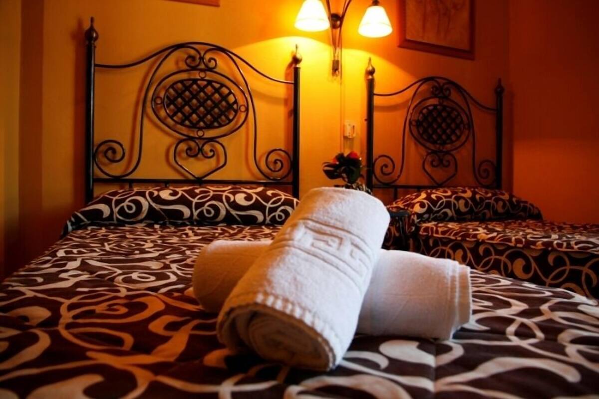 Premium bedding, Tempur-Pedic beds, in-room safe, free WiFi
