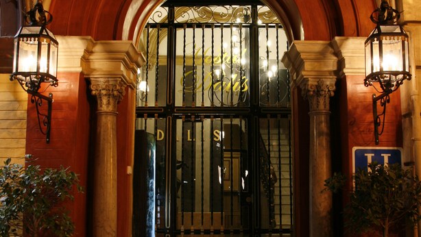 Unclassified image, 1 of 20, button - Dalis (Seville)