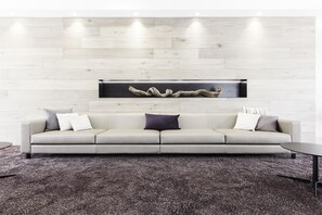 Reception - Compostela Suites Apartments (Madrid)