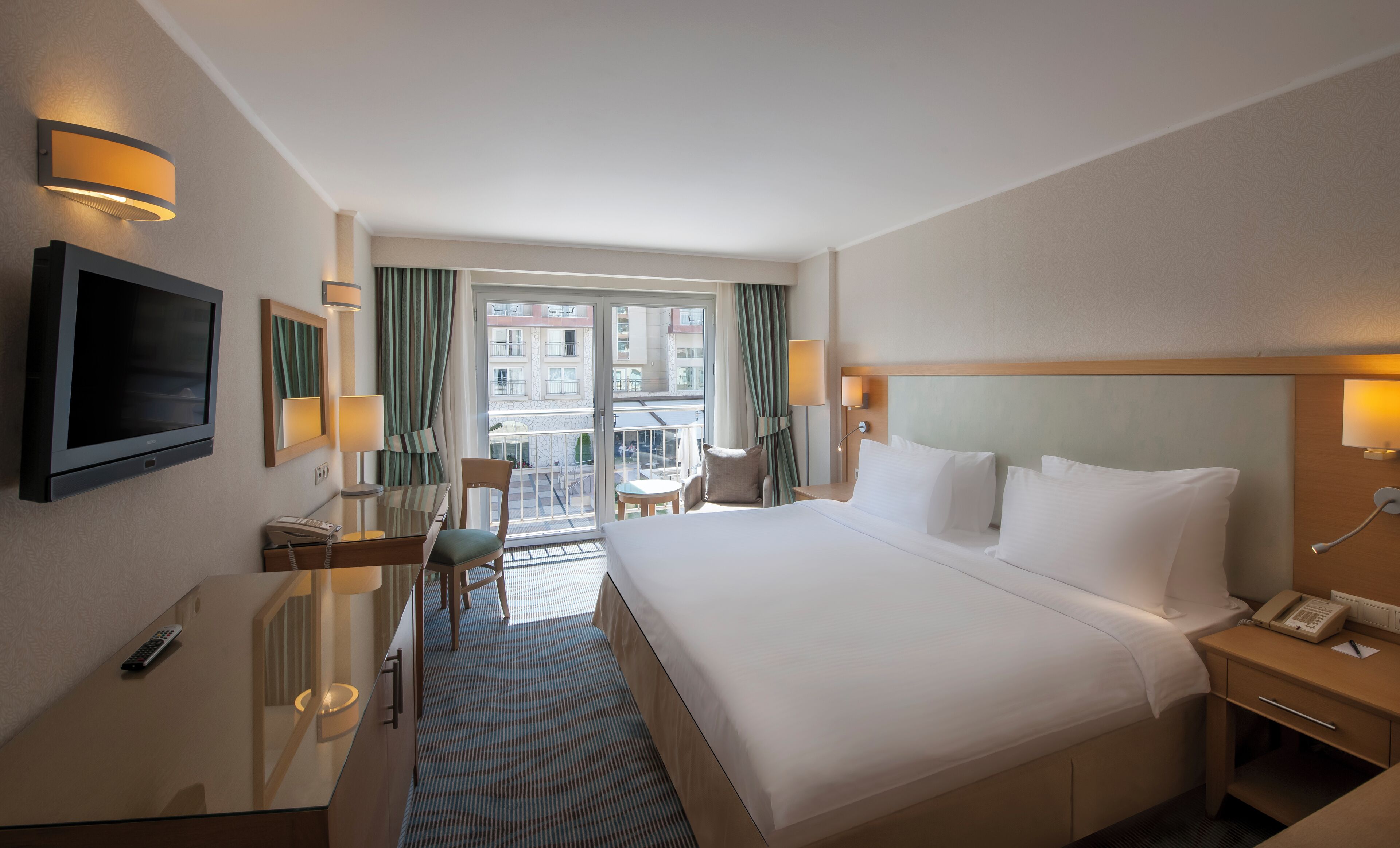 1 bedroom, premium bedding, minibar, desk